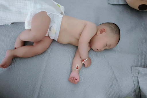 常德孕妇肚子一跳一跳